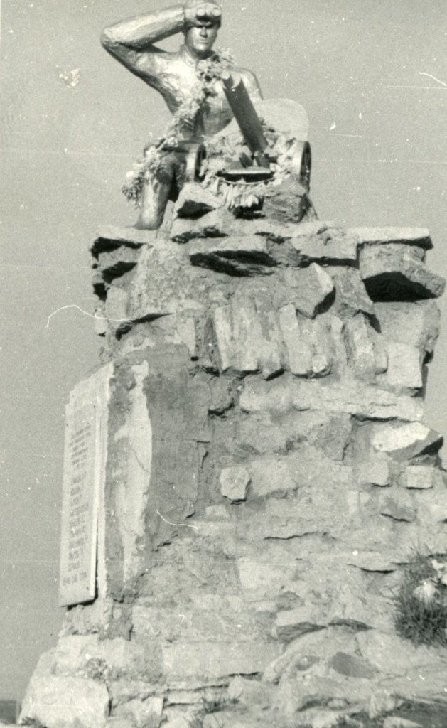 Памятник героям Гражданской войны в г. Верхнеуральске.jpg
