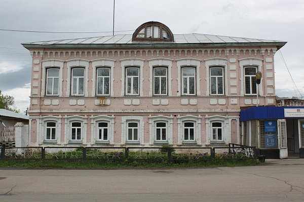 Дом жилой Куликова (г. Верхнеуральск, ул. Карла Либкнехта, 58)