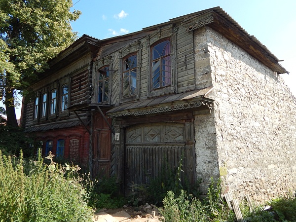 Дом жилой 2-этажный каменно-деревянный, Челябинская область, г. Миасс, ул. Свердлова,   52
