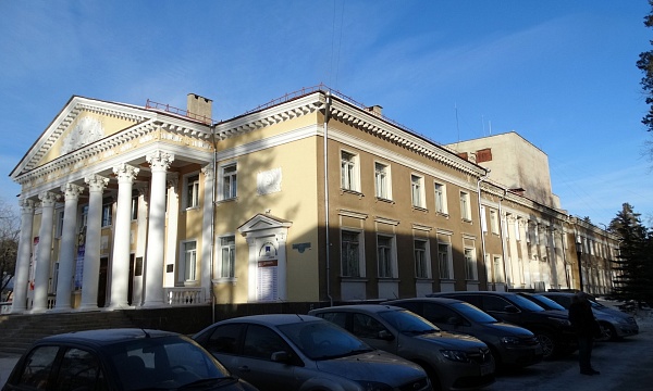Здание театра (г. Озерск, пр. Ленина, 30)