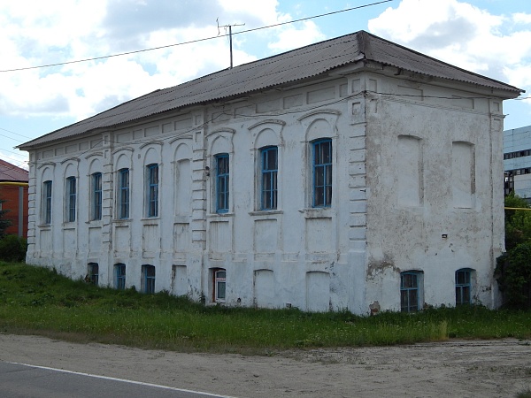 Особняк купца Трутнева: основное и приусадебное здания, г. Касли, Комсомольская   ул, 52