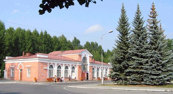 Здание вокзала (г. Озерск, пр. Ленина, 65)