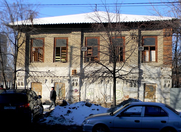 Двухэтажный полукаменный дом ахуна Салимова, г. Челябинск, ул. Елькина, 22