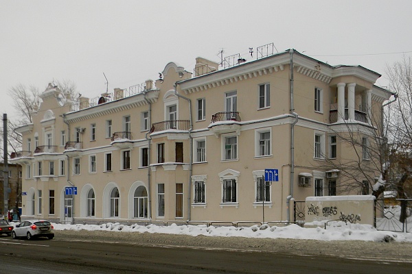 Дом жилой трехэтажный, г. Челябинск,  ул. Коммуны, 129