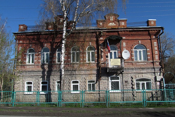 Здание, в котором в декабре 1917 г. - июне 1918 г.  размещались штаб Красной гвардии и Ревком, г. Юрюзань, Советская ул., 14