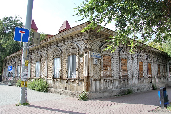 Дом одноэтажный деревянный А.А. Агрова - И.П. Кузнецова, 80-е годы XIX века (г. Челябинск, ул. Цвиллинга, 8)