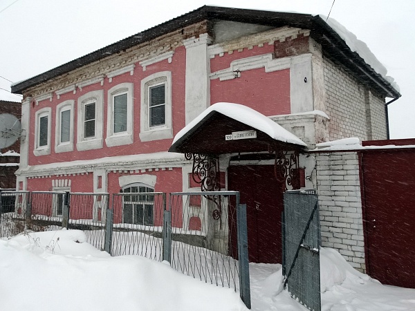Здание бывшего казачьего училища (г. Южноуральск, ул. Советская, 109)