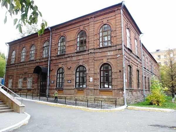 Здание, в котором в 1921-1935 гг. работал художник Русаков Николай Афанасьевич (г. Челябинск, ул. Борьбы, 28)